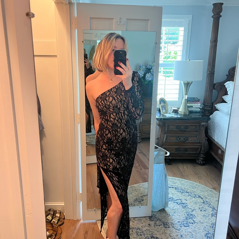 Elegant Black Lace One-Shoulder Dress